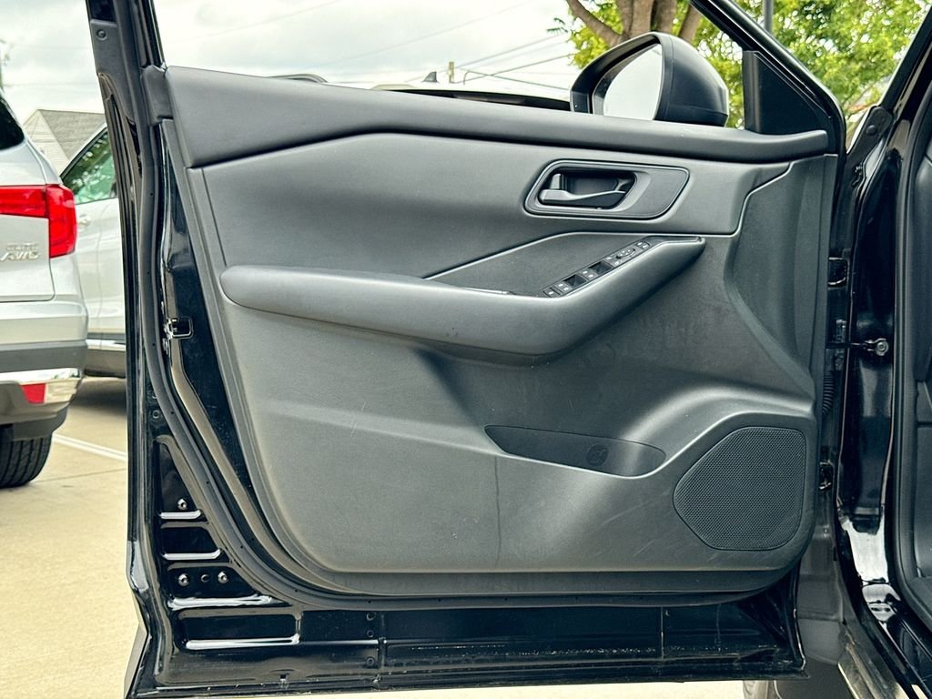 Used 2025 Black Nissan S image 12