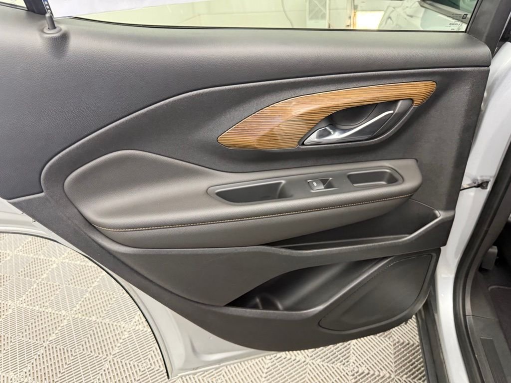Used 2020 Silver GMC SLE image 28
