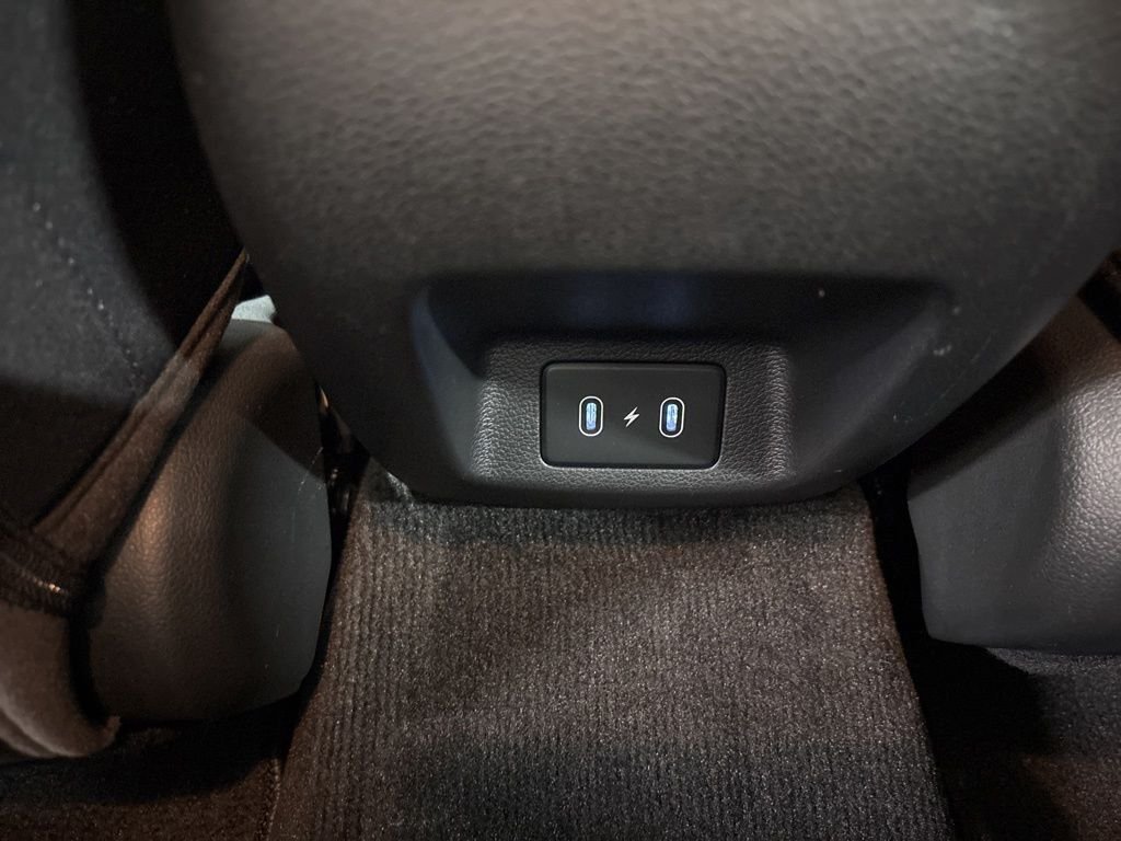 Certified Used 2025 Red Hyundai SE image 27