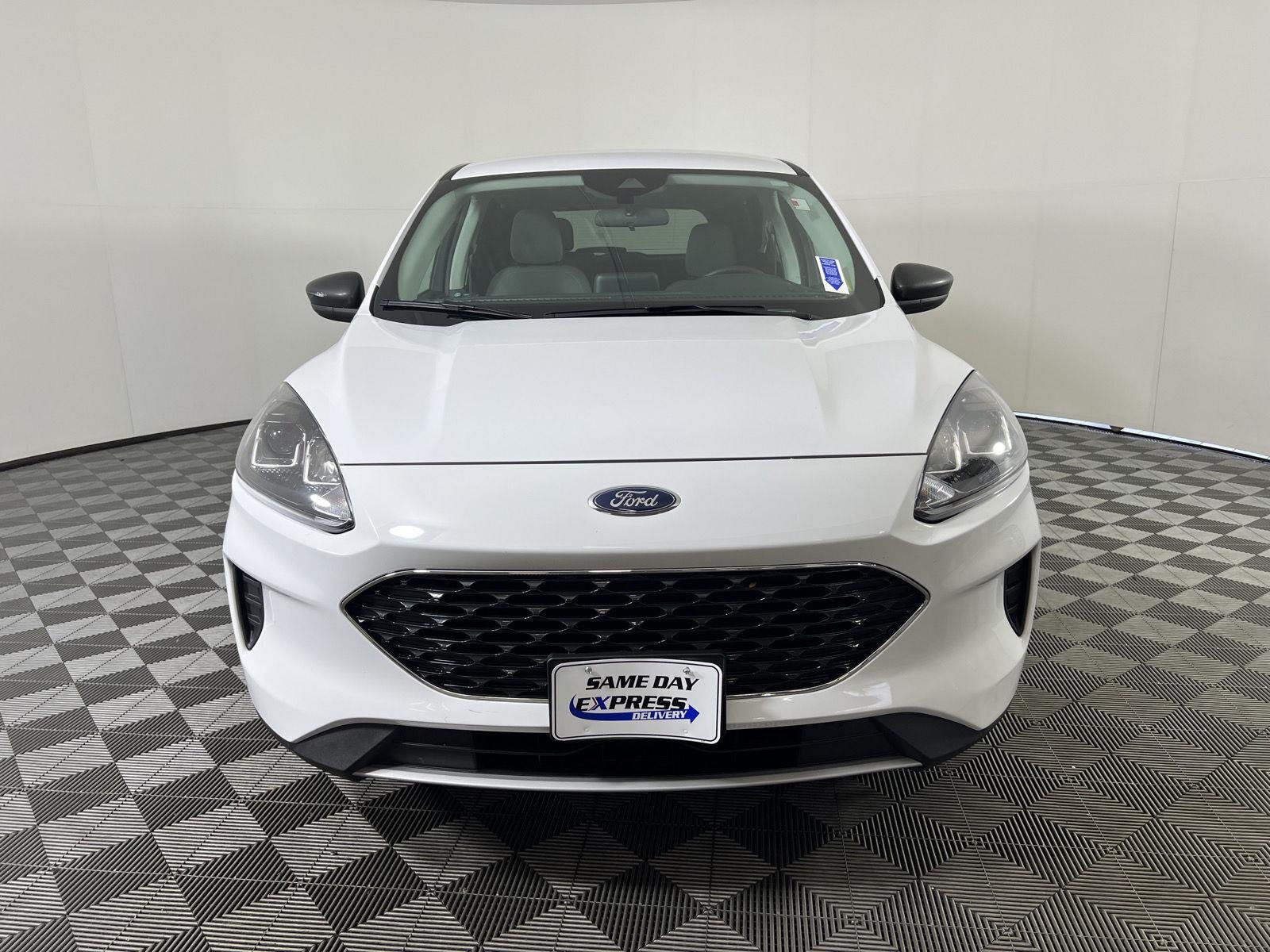 Used 2022 Wh Ford SE image 27