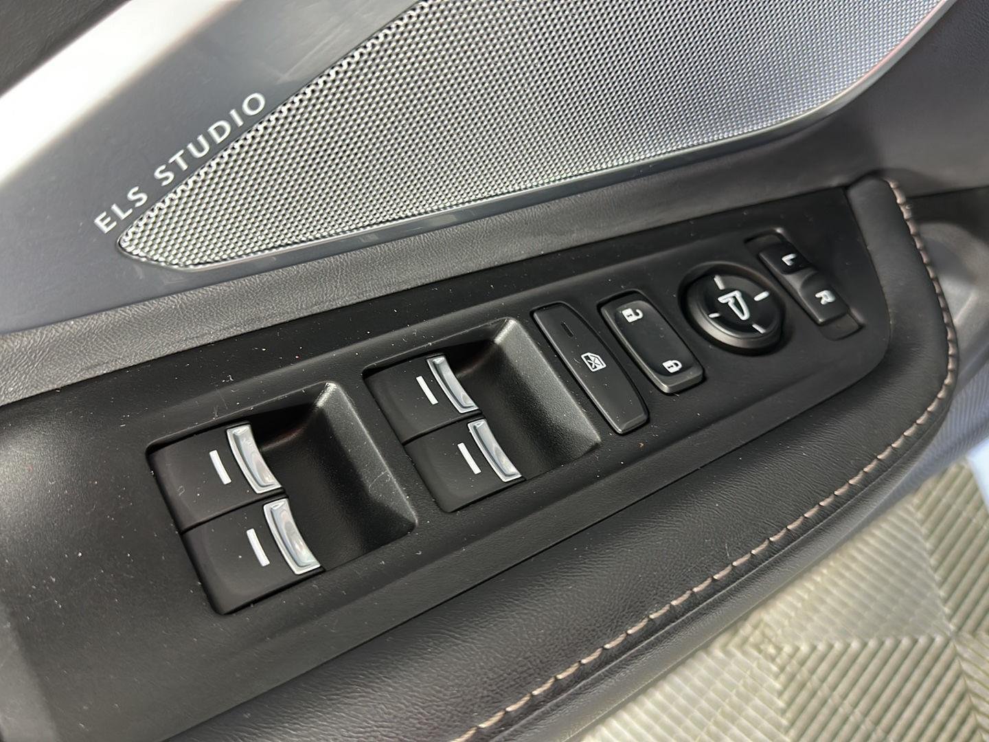 Used 2022 Platinum White Pearl Acura SH-AWD w/Tech image 8