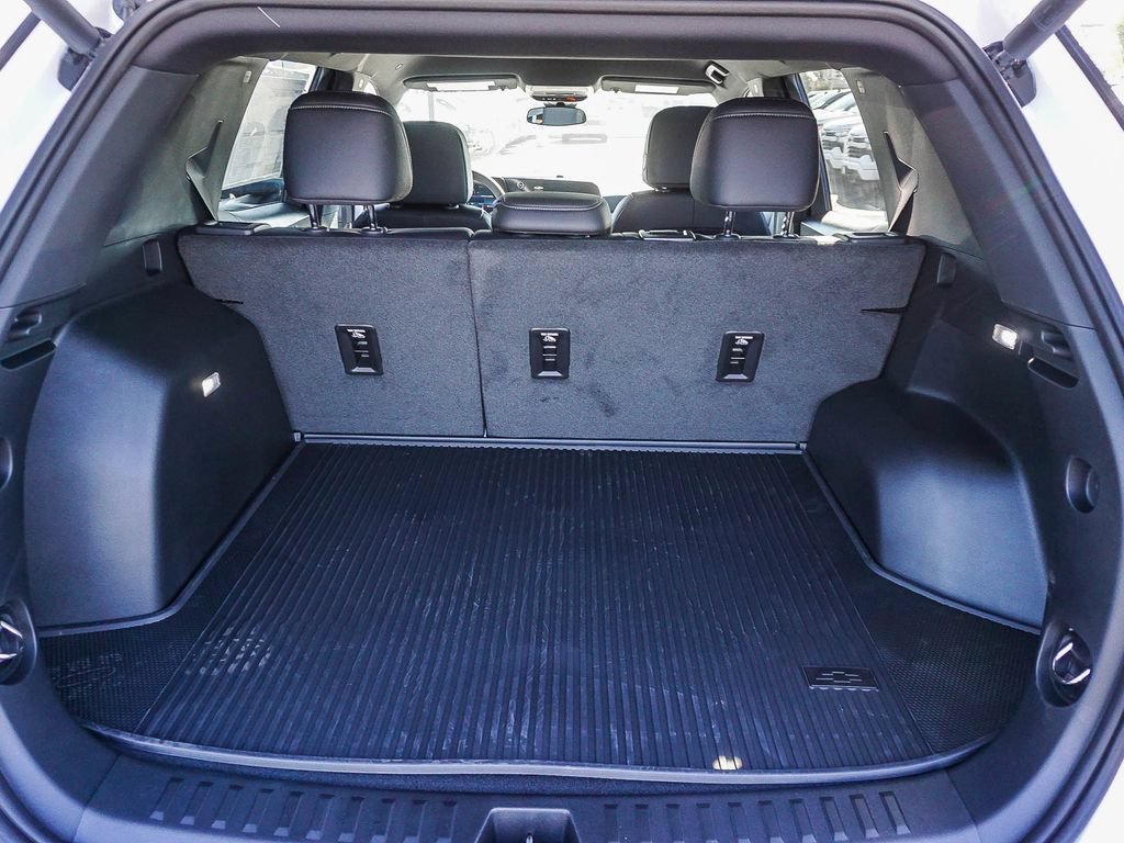 2027 Chevrolet Equinox LT - Photo 24