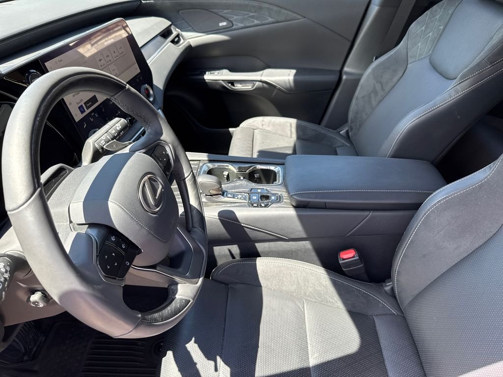 Used 2024 White Lexus 350h Luxury image 20