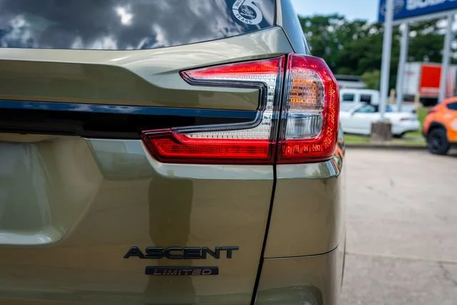 New 2026 Autumn Green Metallic Subaru Limited Bronze Edition image 17