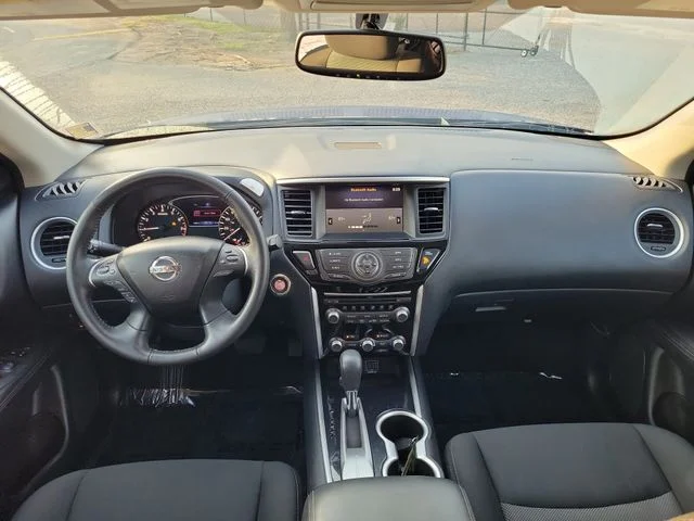 Used 2020 Blue Nissan SV image 10