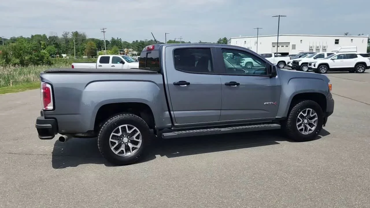 Used 2022 Satin Steel Metallic GMC AT4 - Cloth image 8