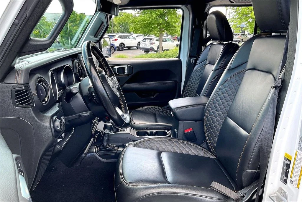 Used 2023 White Jeep High Altitude image 28