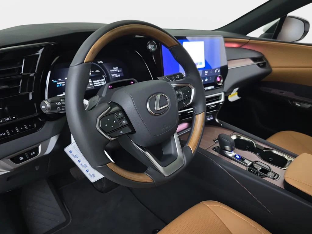 New 2026 Eminent White Pearl Lexus PREMIUM PLUS image 16