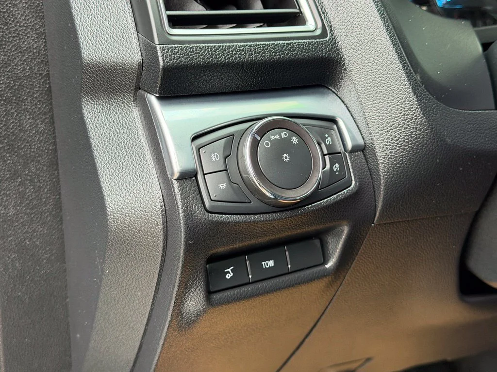 Used 2019 Silver Ford Sport image 26