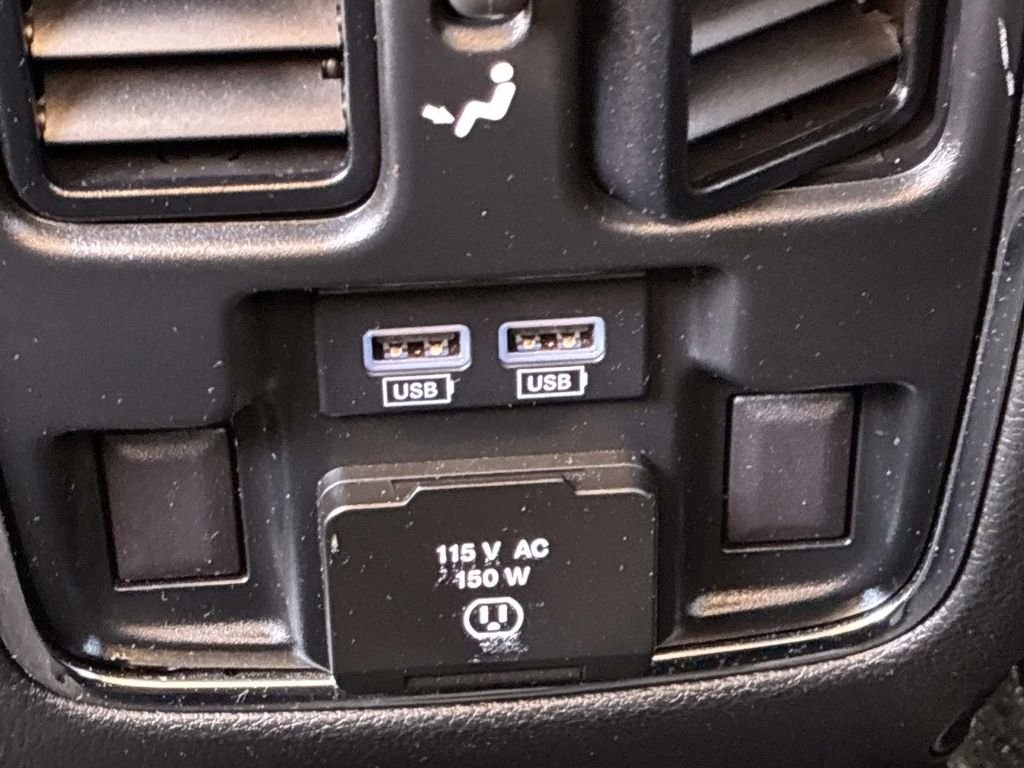 Used 2021 White Jeep Limited image 18