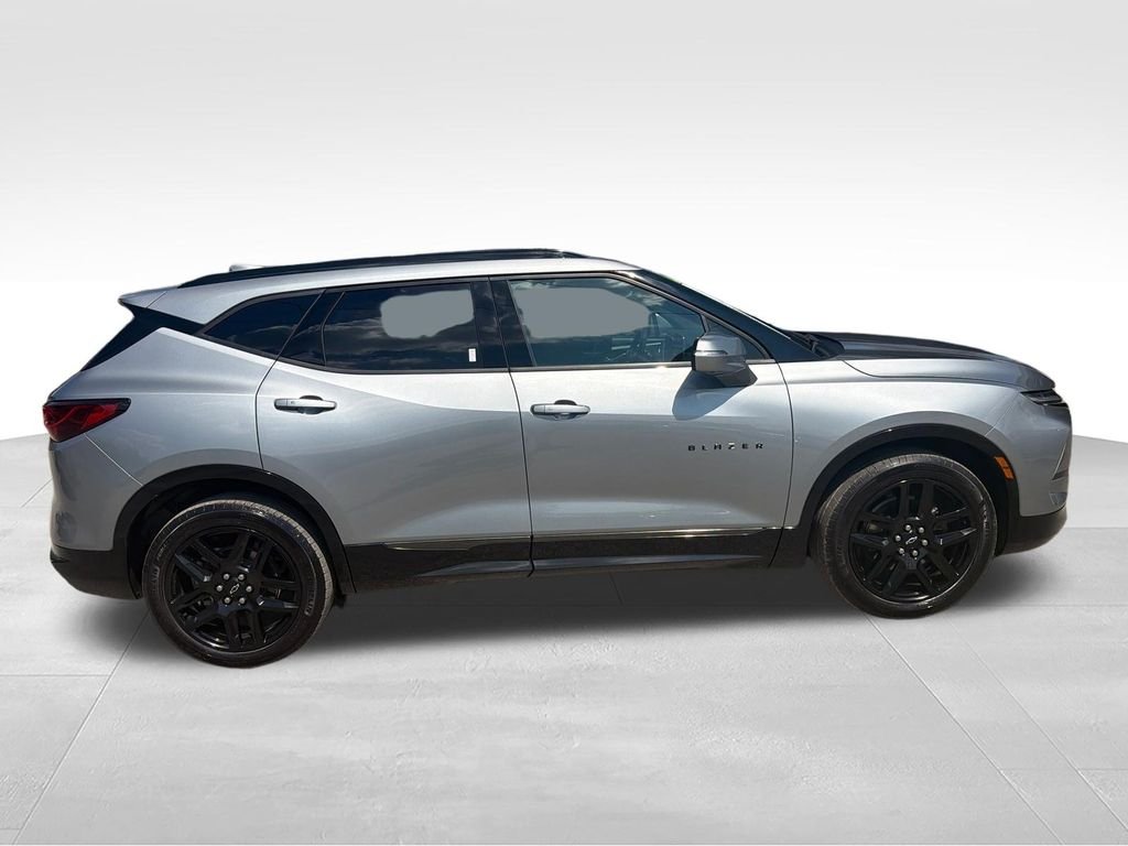 Used 2024 Gray Chevrolet RS image 6