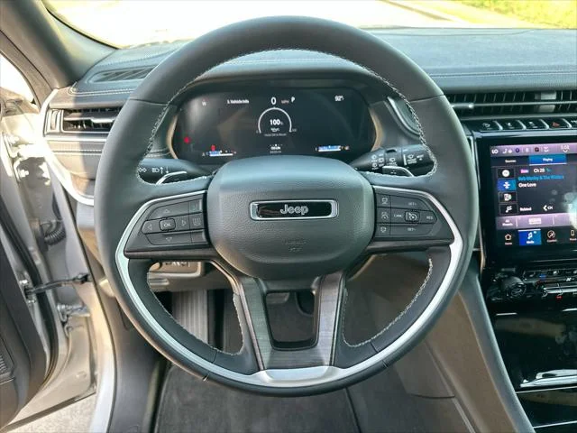 New 2025 Silver Zynith Exterior Paint Jeep Limited image 26