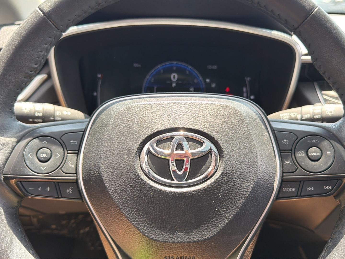 Used 2024 Wind Chill Pearl Toyota XLE image 6
