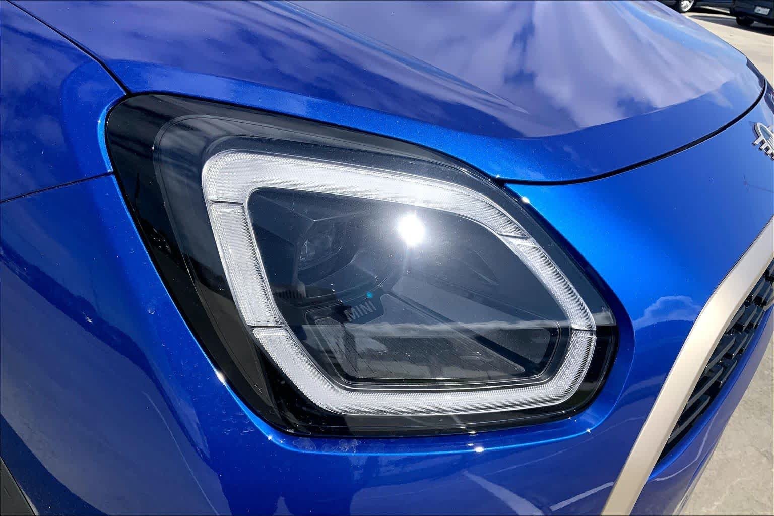 New 2026 Blazing Blue Metallic MINI Signature Plus image 13