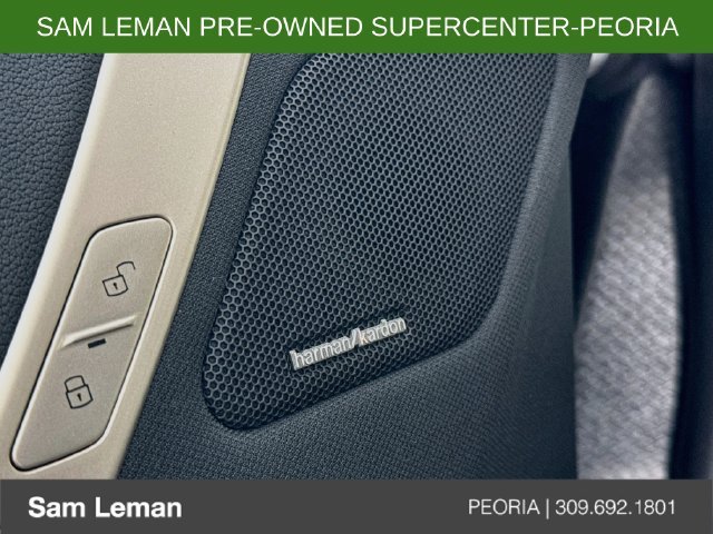 Used 2025 Gray BMW xDrive50 image 19