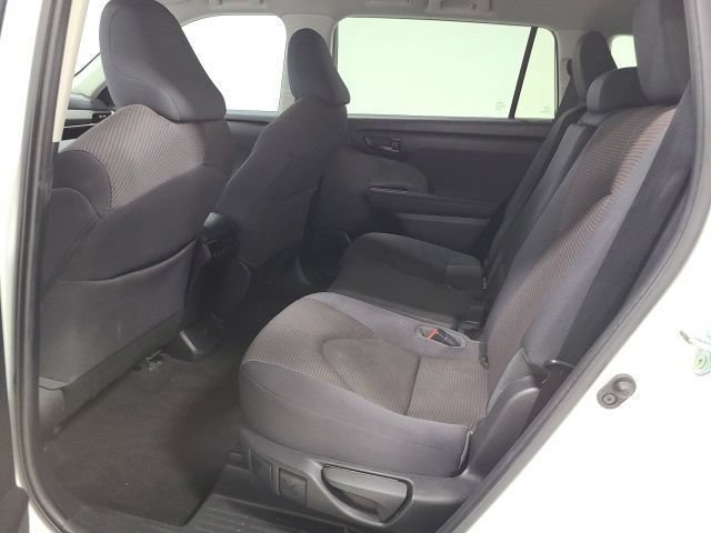 Used 2023 Wind Chill Pearl Toyota LE image 13