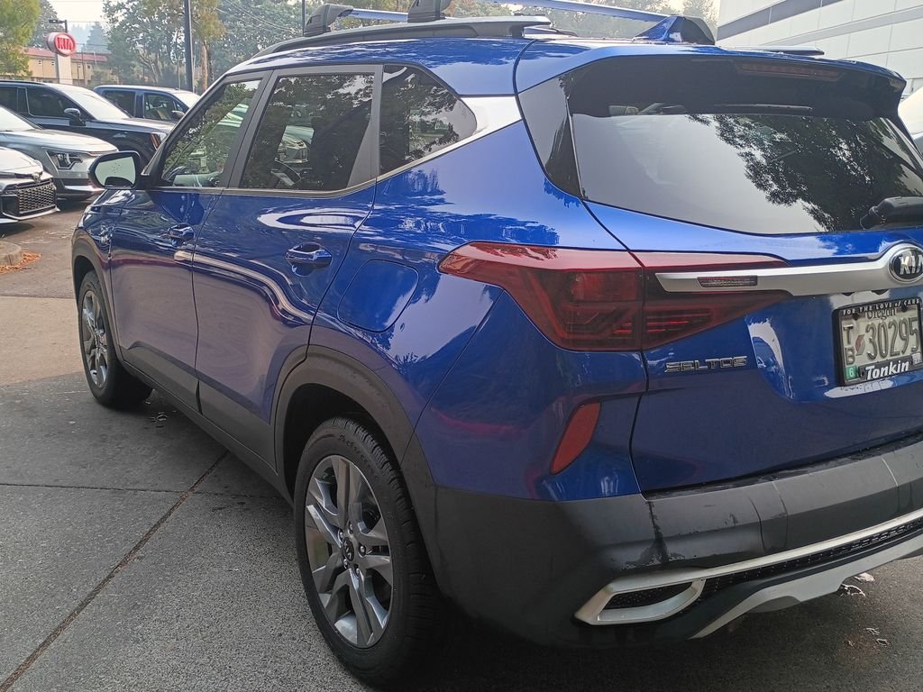 Used 2021 Neptune Blue Kia S image 6