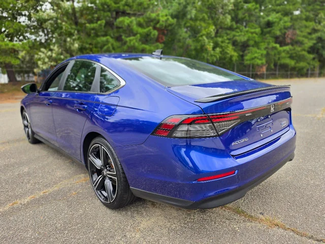 Certified Used 2025 Still Night Pearl Honda Sport image 4