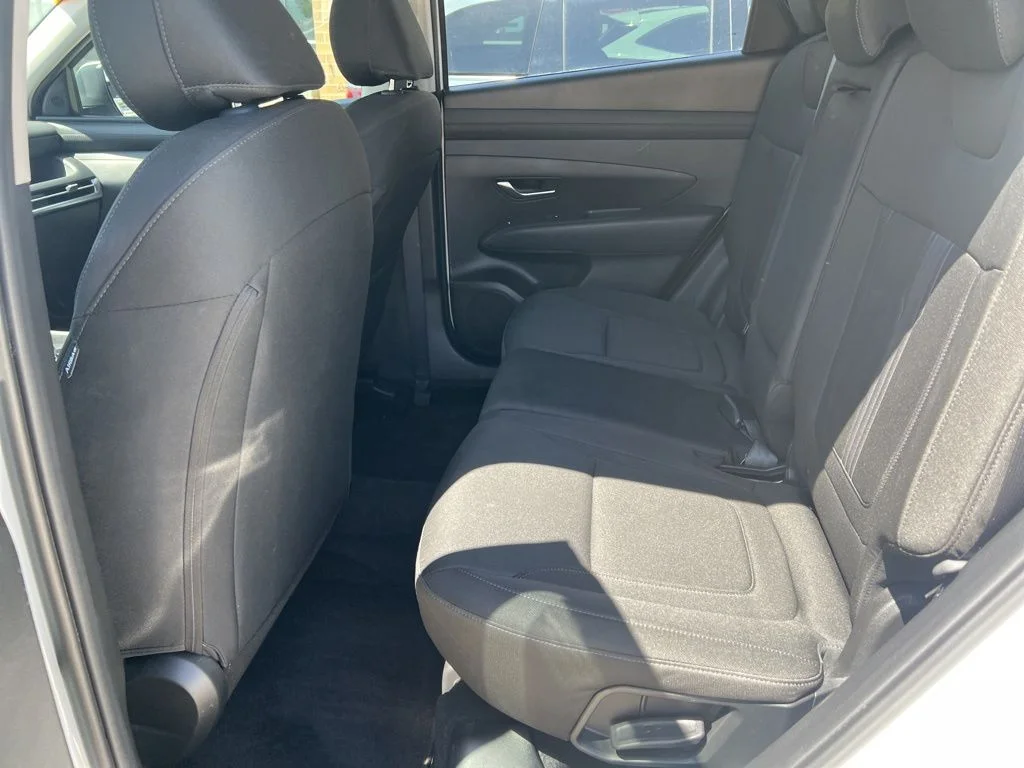 Used 2025 White Hyundai SEL image 17