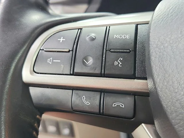 Used 2023 Silver Lexus 460 image 27