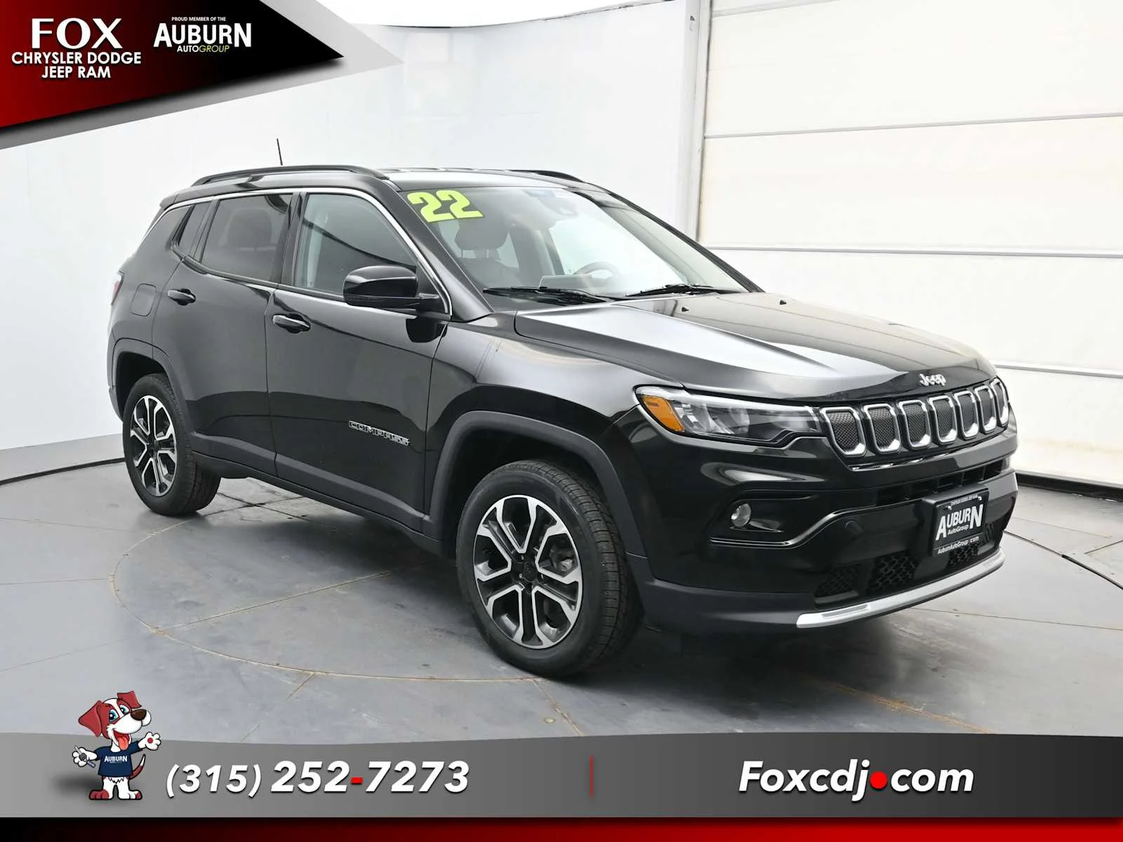 Used 2022 Diamond Black Crystal Pearlcoat Jeep Limited image 2