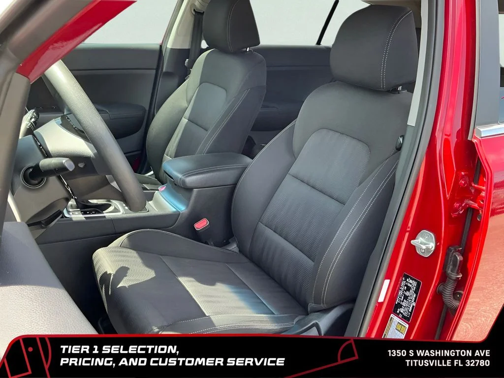 Used 2022 Red Kia LX image 33