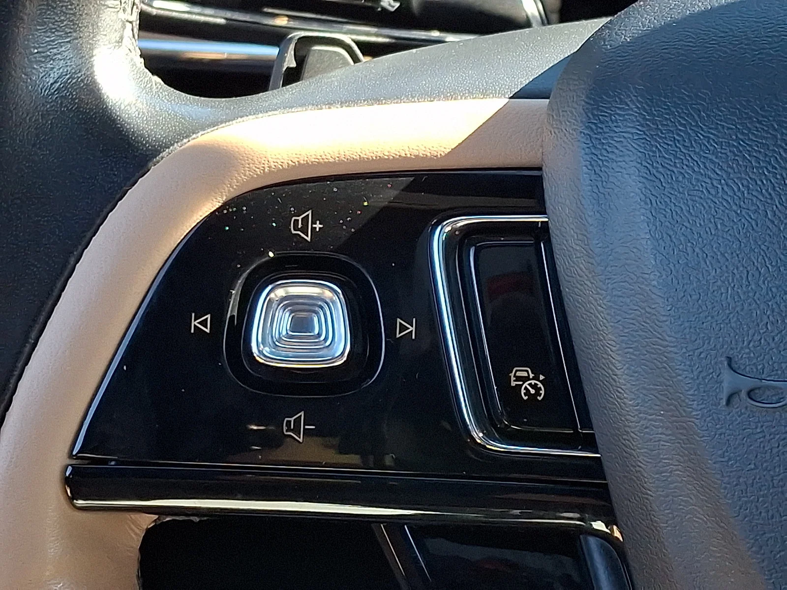 Used 2021 Black Lincoln Reserve image 21