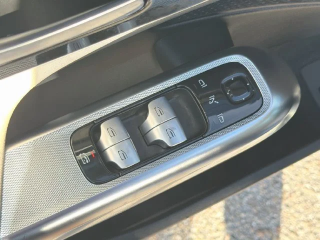 2025 Mercedes-Benz E-Class E350 - Photo 22