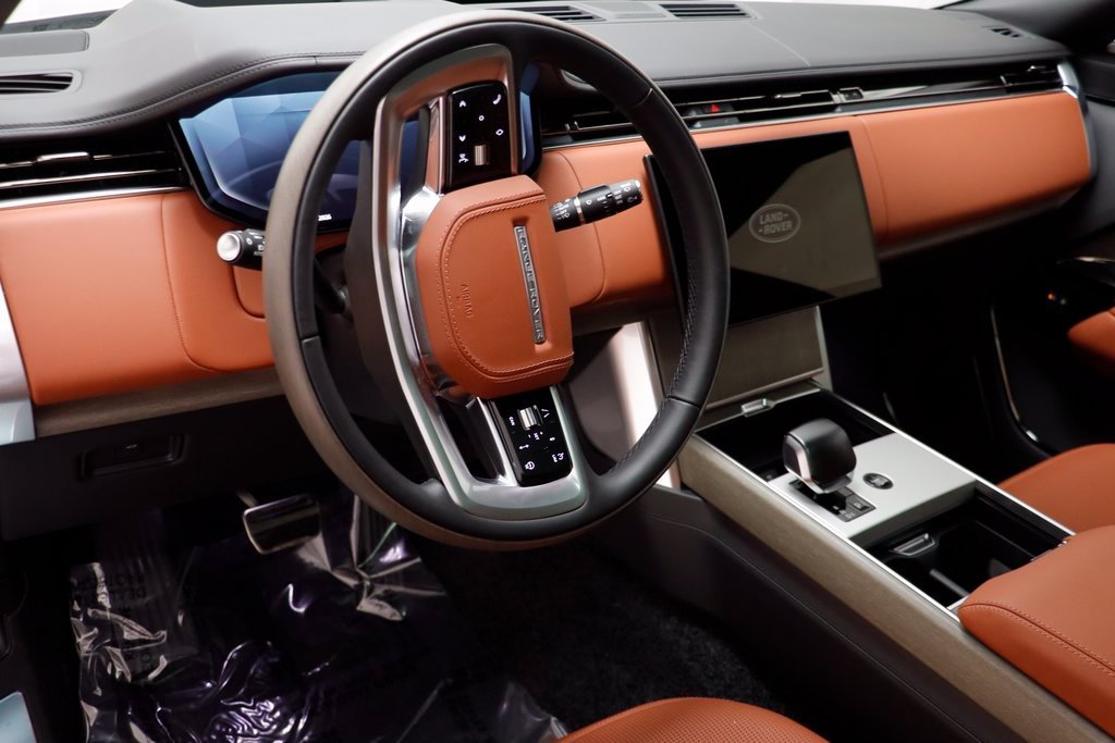 New 2026 Borasco Grey LAND ROVER SV Signature Suite image 7