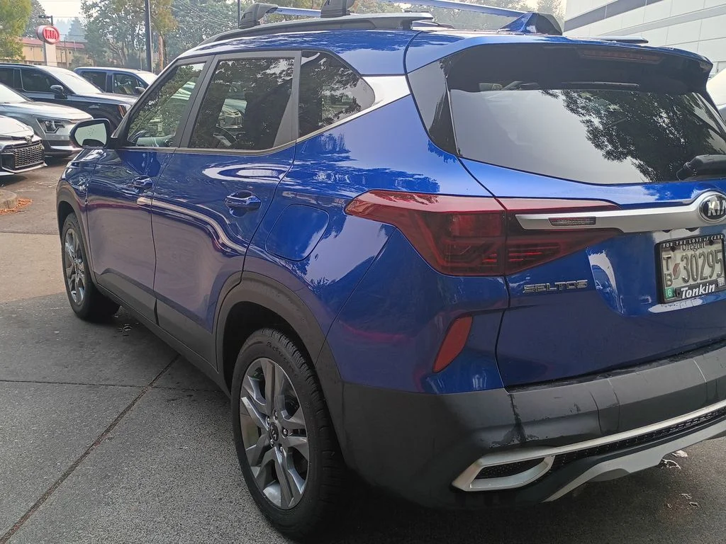 Used 2021 Neptune Blue Kia S image 6