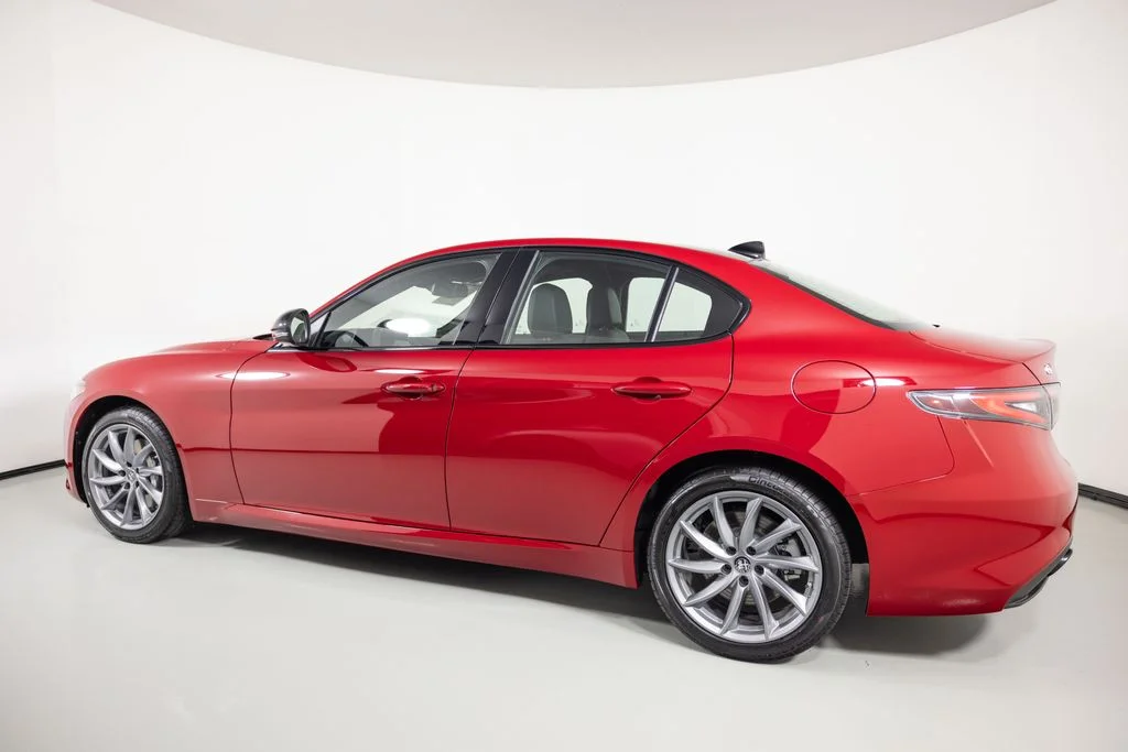2026 Alfa Romeo Giulia Base - Photo 7