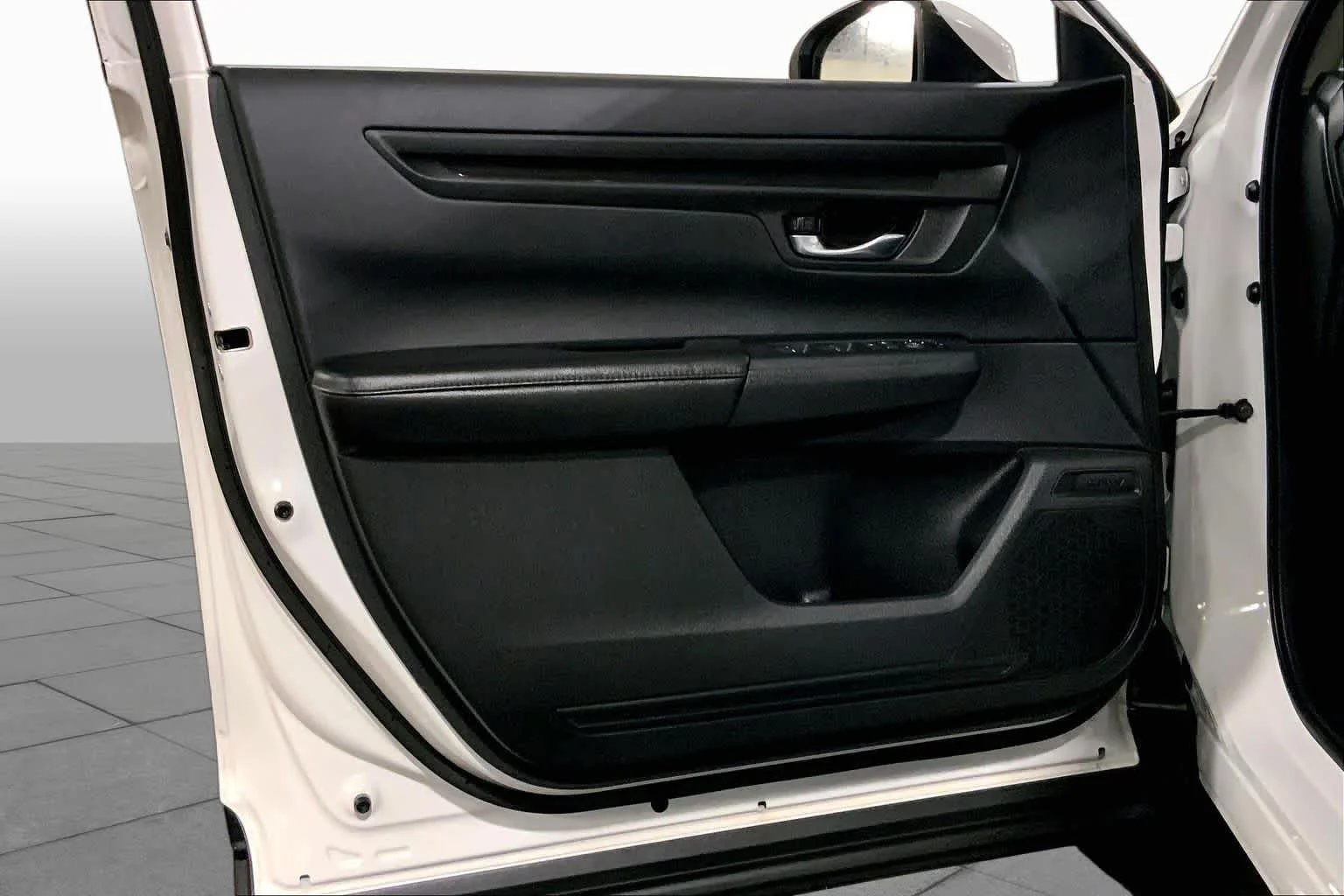 Used 2025 Platinum White Pearl Honda EX image 22