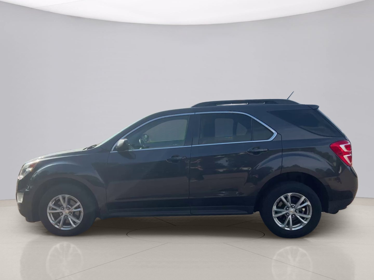 Used 2016 Gray Chevrolet LT AWD image 2
