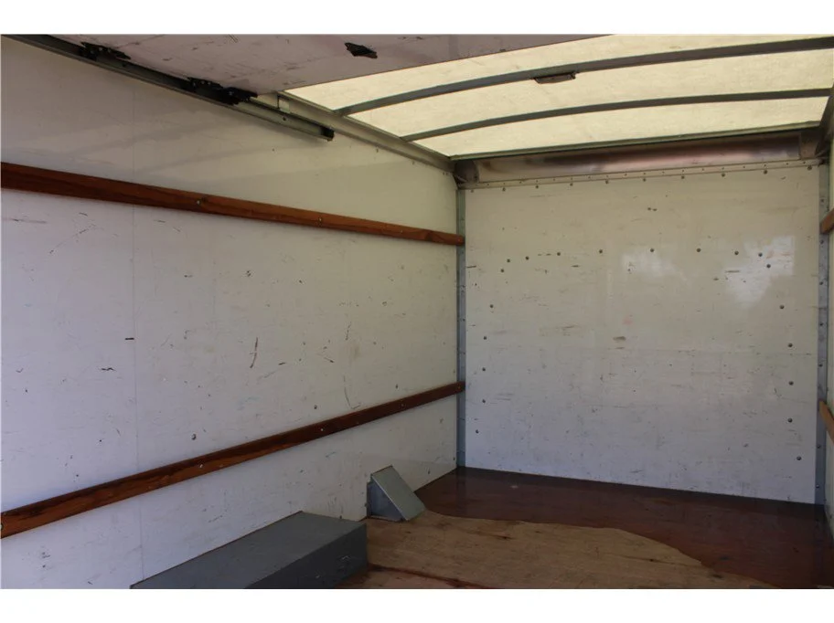 Used 2021 Special Exterior Color GMC Cutaway Van 2D image 12