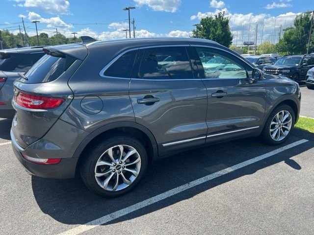 Used 2019 Gray Lincoln Select image 7