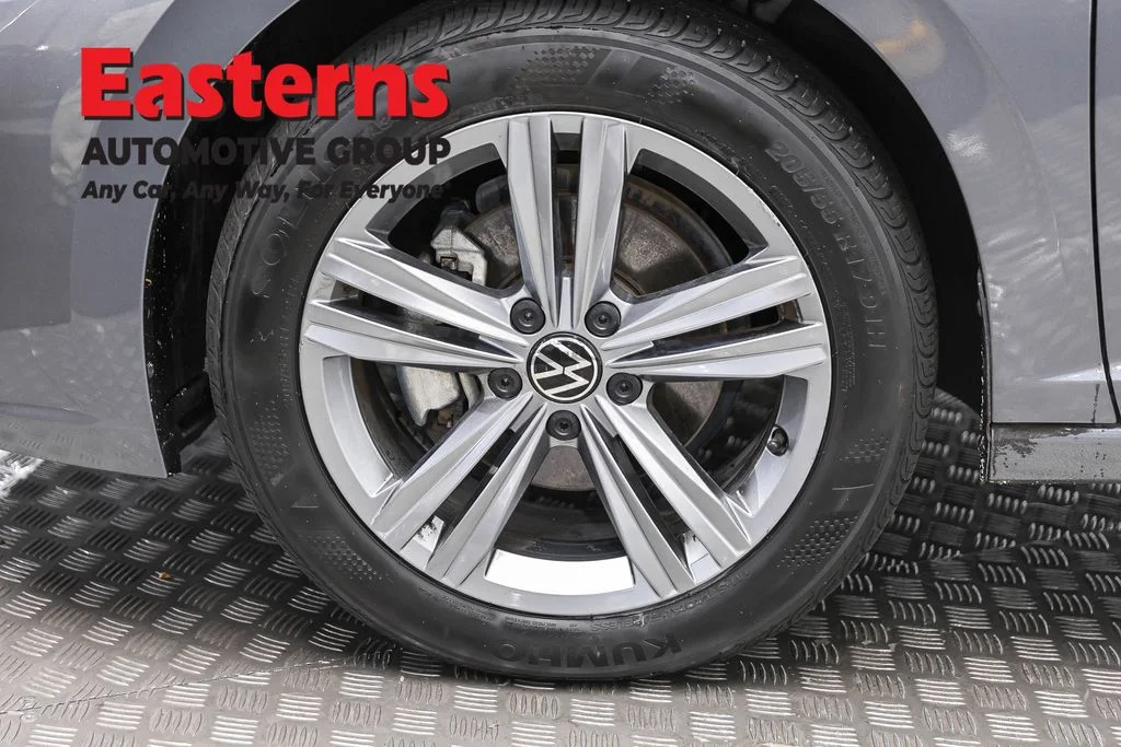 Used 2024 Silver Volkswagen 1.5T SE image 26