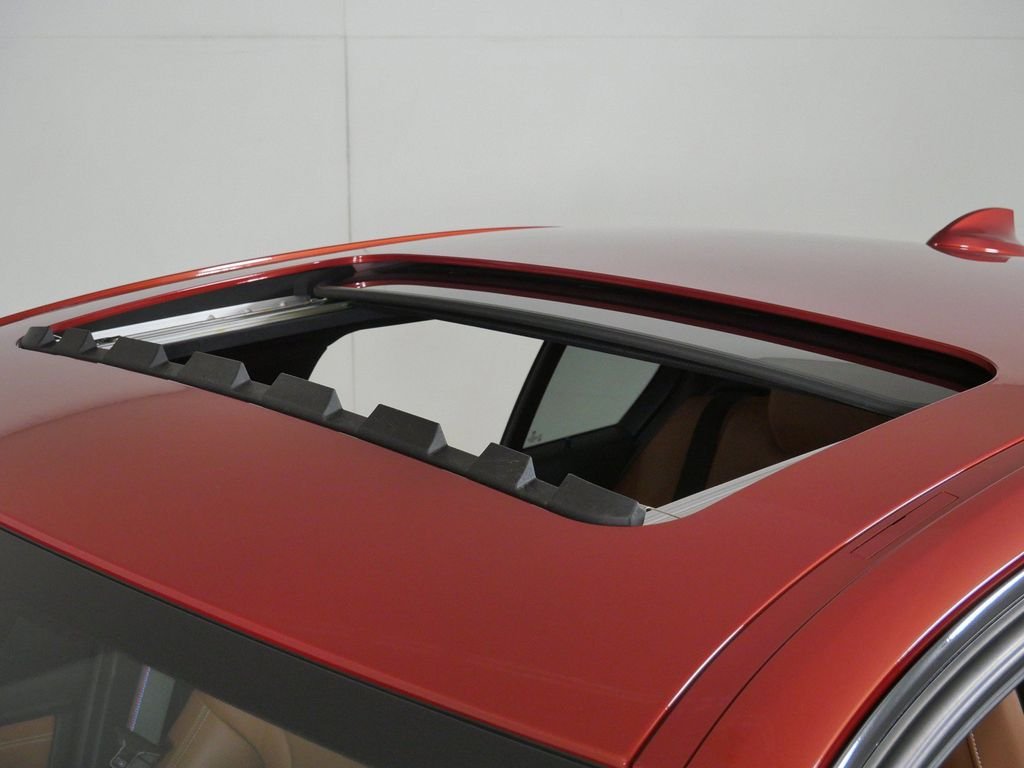 Used 2018 Sakhir Orange II Metallic BMW Base image 18
