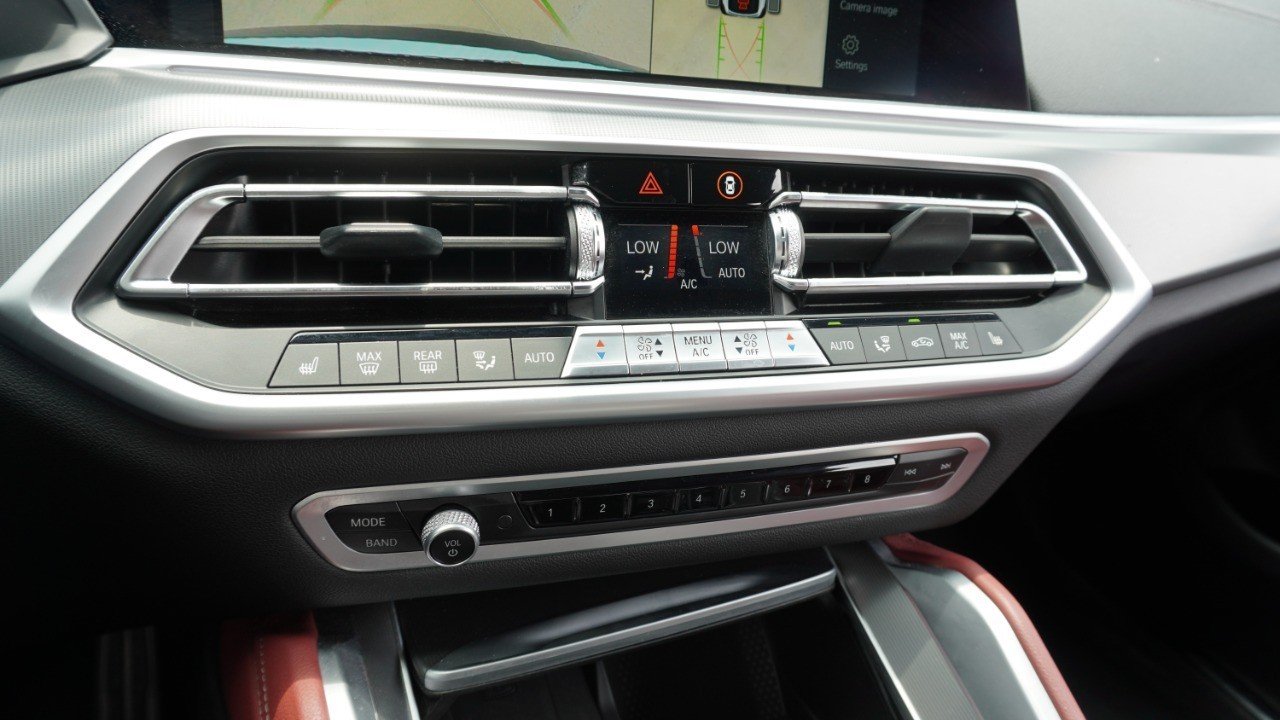 Used 2022 White BMW xDrive40i image 18