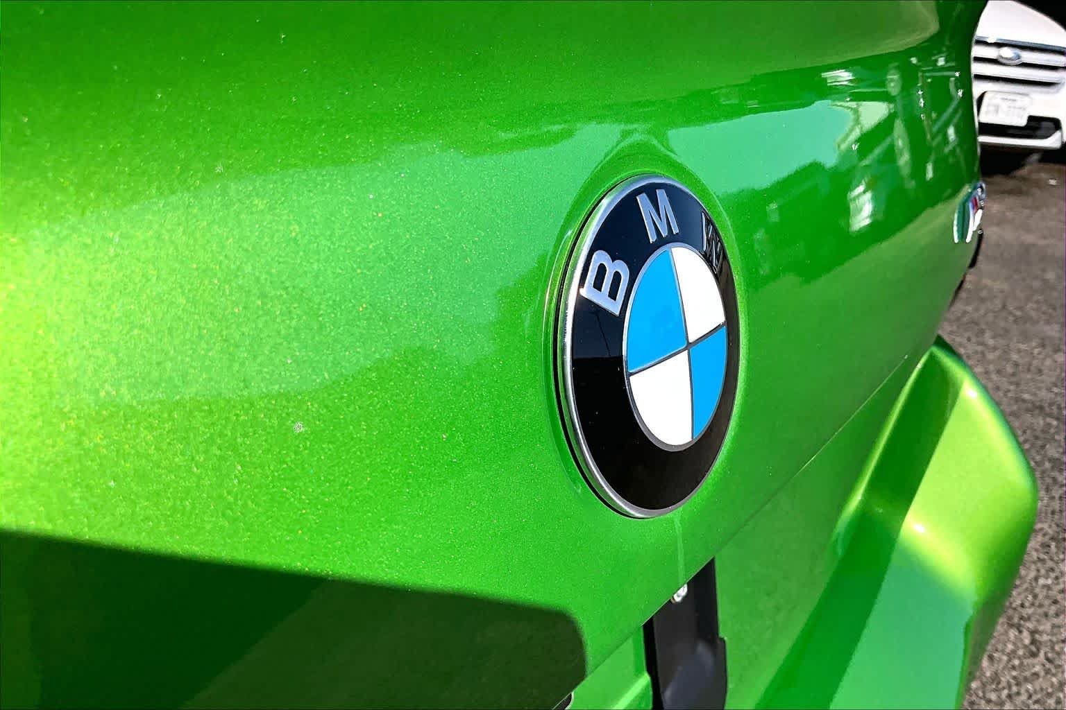 Used 2026 Java Green Metallic BMW  image 31