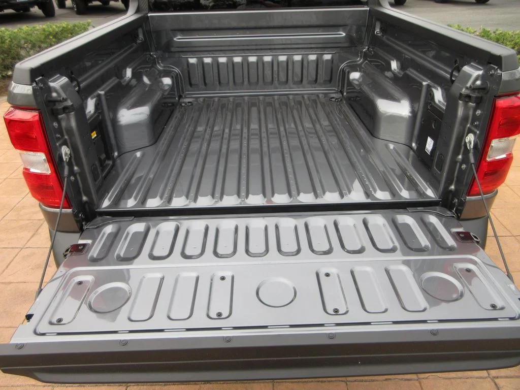 New 2026 Carbonized Gray Metallic Ford XLT image 25