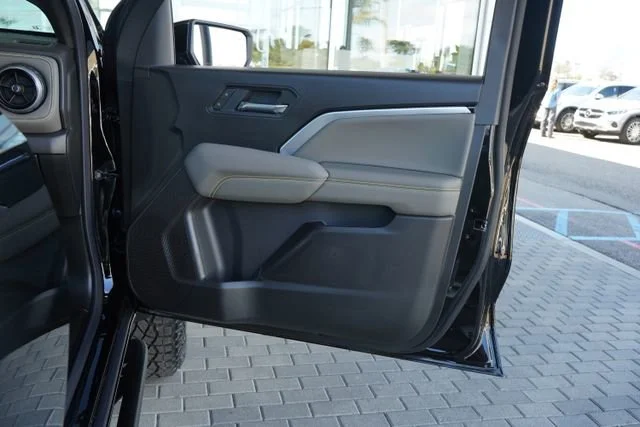 2026 Chevrolet Colorado ZR2 - Photo 20