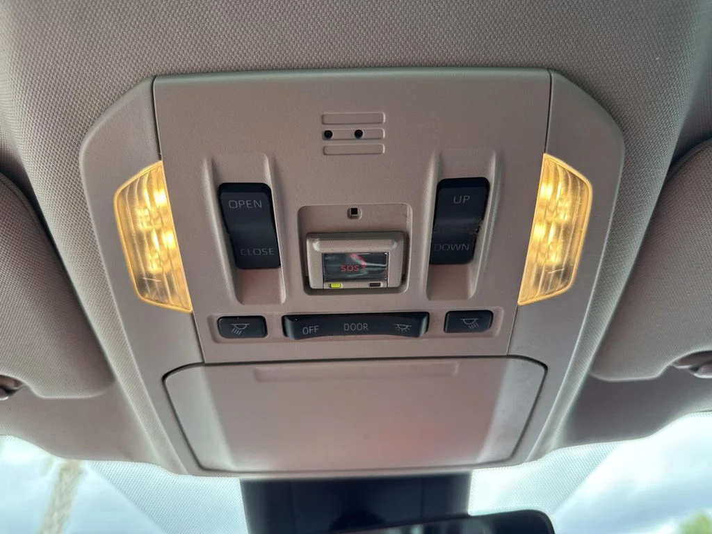 Used 2022  Toyota Limited image 47