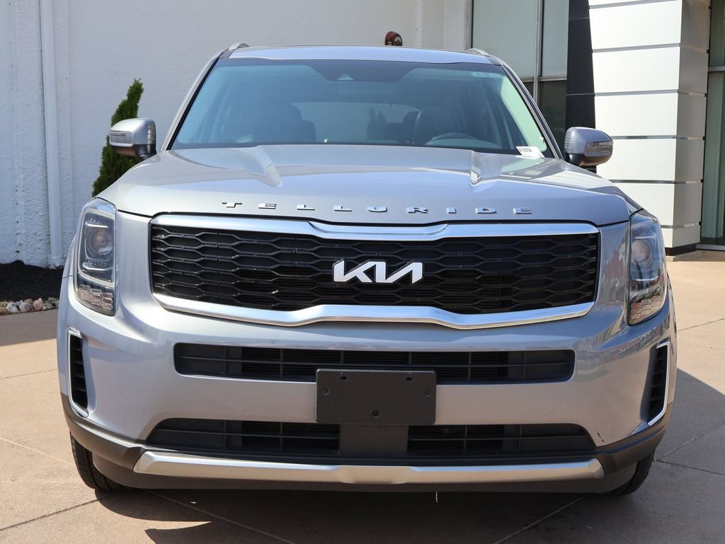 Used 2022 Kia Telluride S with VIN 5XYP6DHC3NG258713 for sale in Kansas City