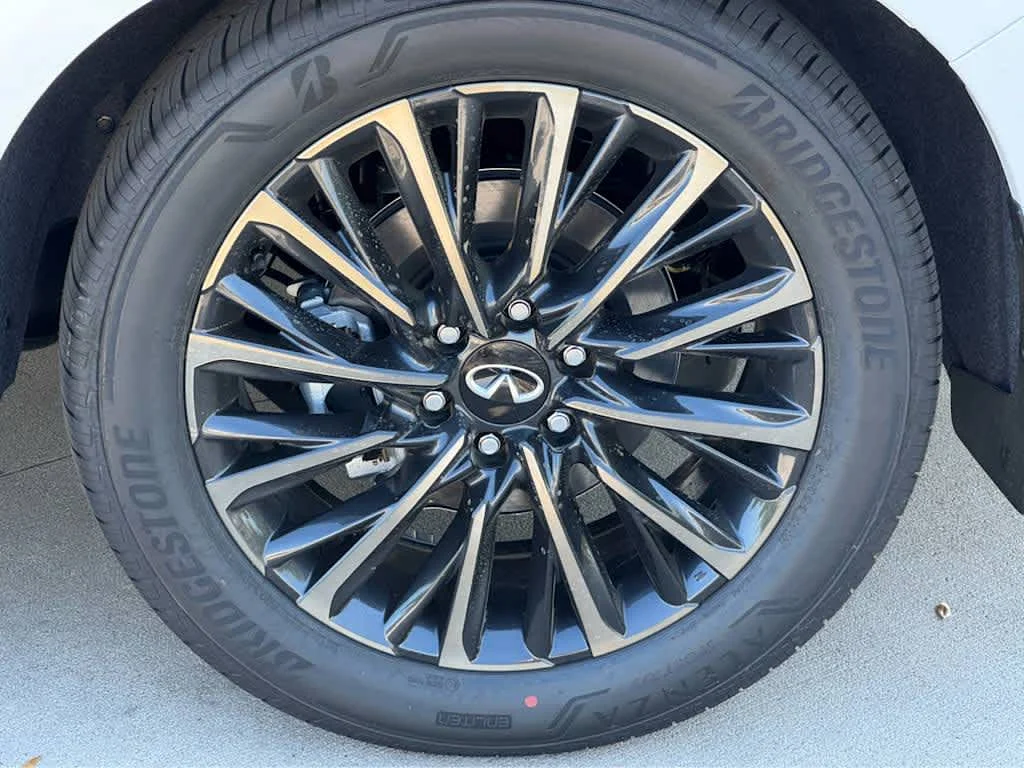 New 2026 2T RADIANT WHIT INFINITI Autograph 4WD image 7