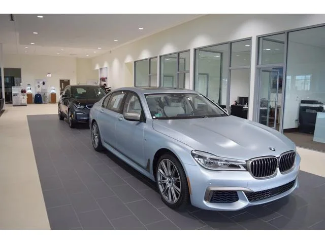 New 2026 Tanzanite Blue II Metallic BMW 530i xDrive image 35