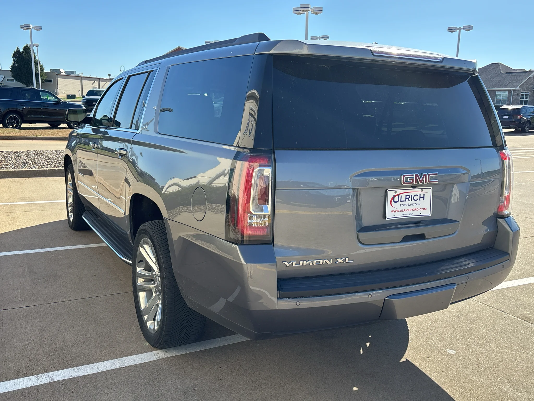 Used 2020 Satin Steel Metallic GMC SLT image 6