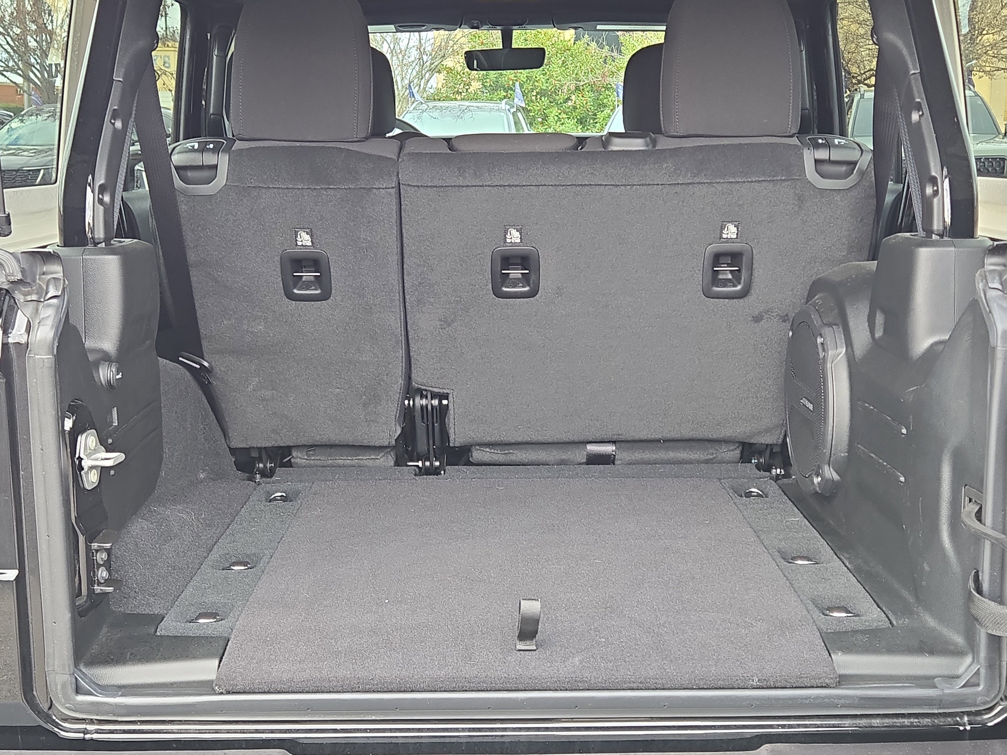2023 Jeep Wrangler 4-Door Sahara - Photo 12