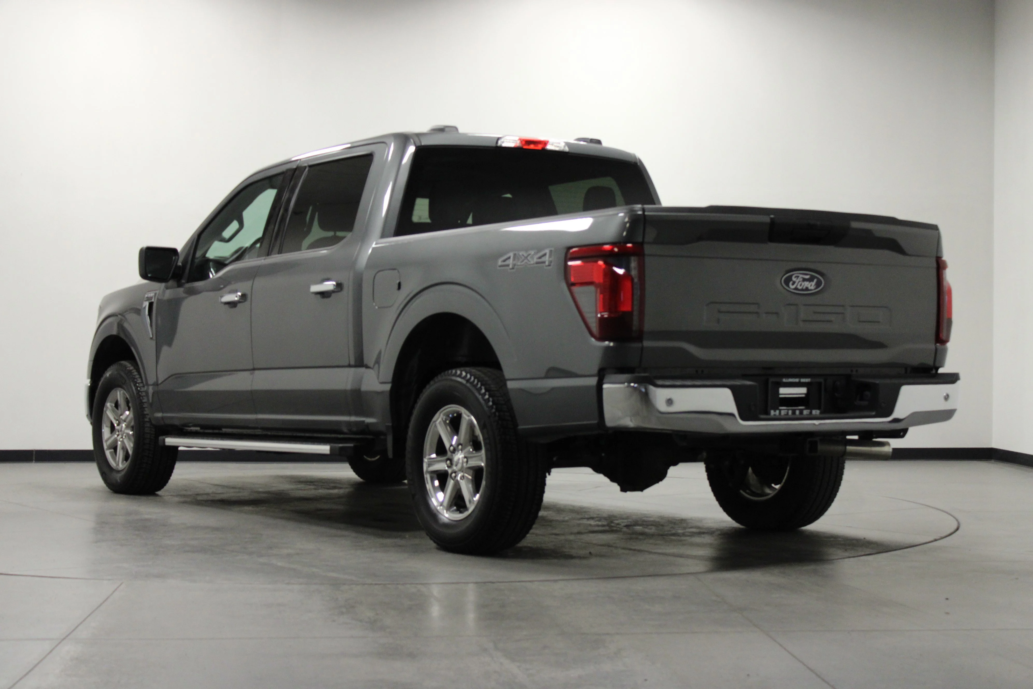 Used 2025 Carbonized Gray Metallic Ford XLT image 6