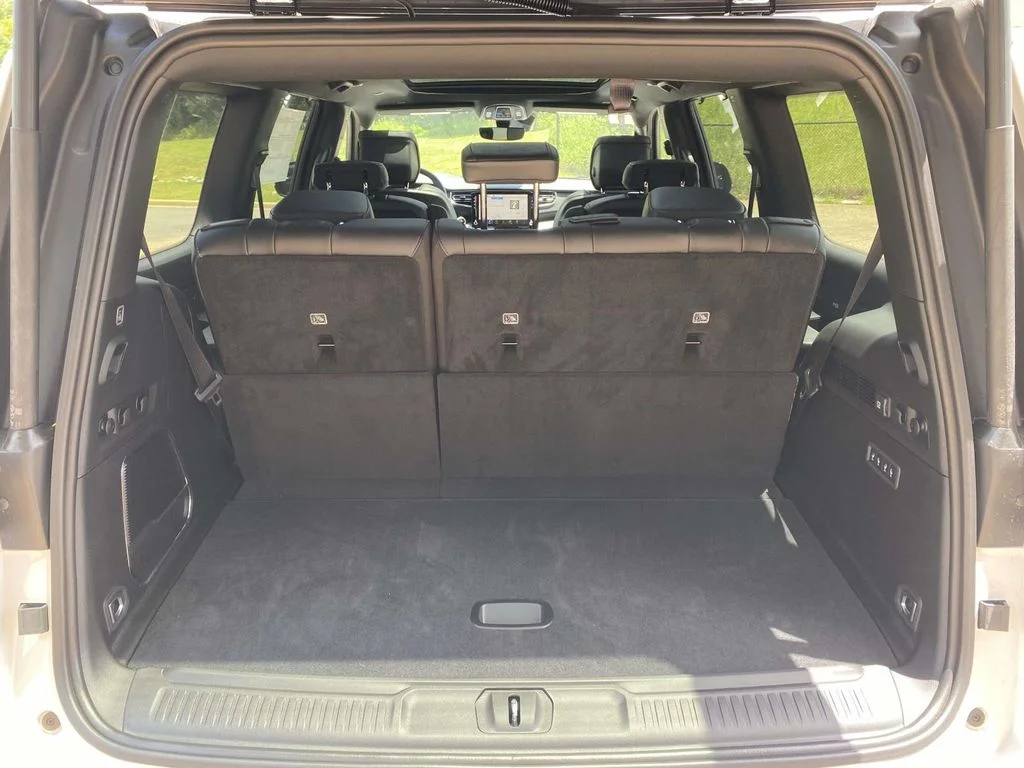New 2026 Bright White Clear-Coat Exterior Paint Jeep Limited Reserve image 9