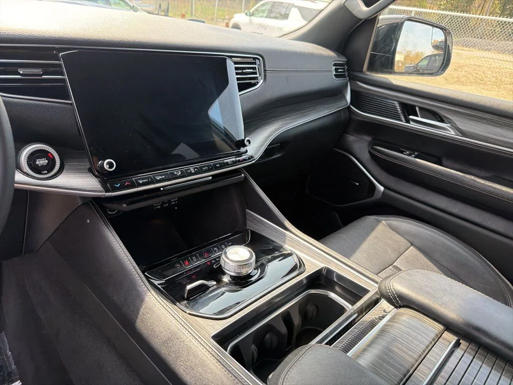 Used 2024 White Jeep Series II image 18